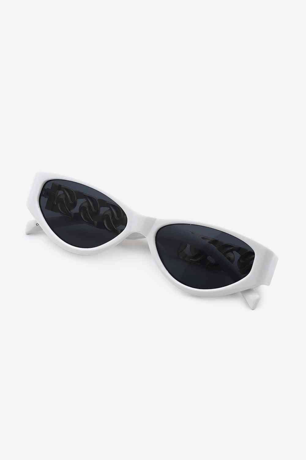 Chic Cat Eye Sunglasses with Chain Detail Temples