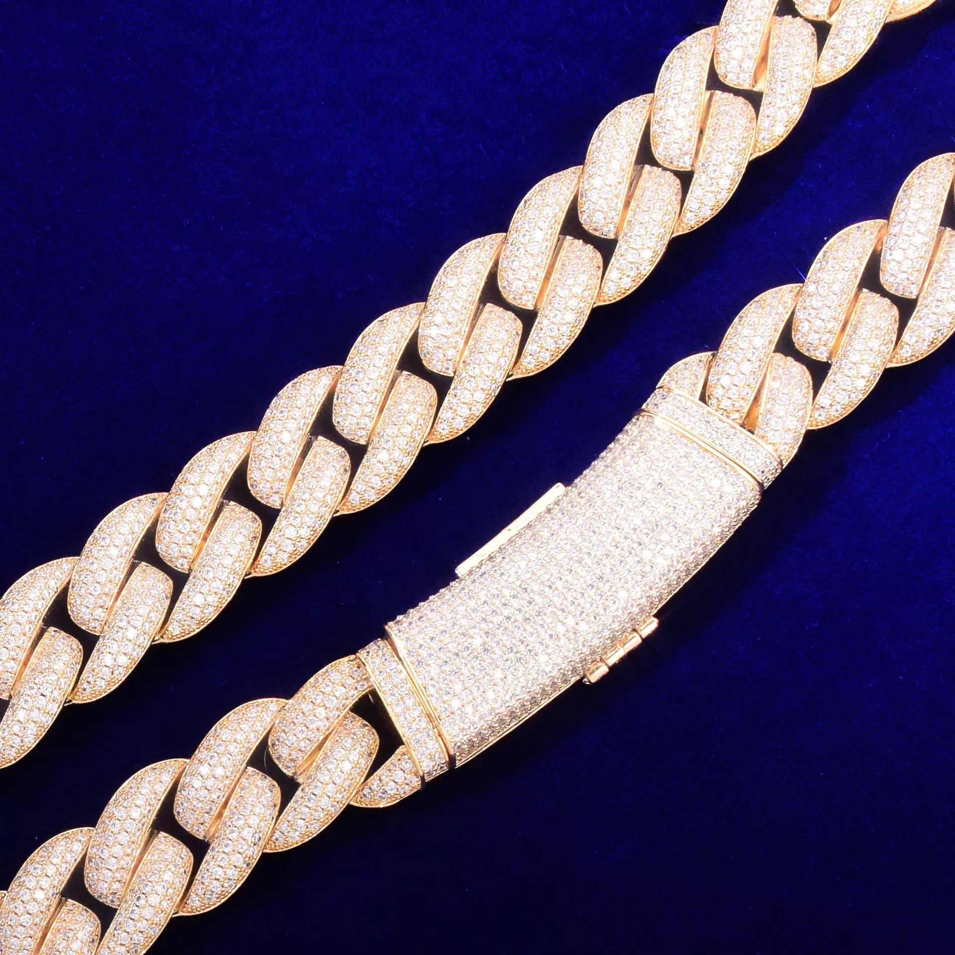 Cuban Link Chain Man Necklace