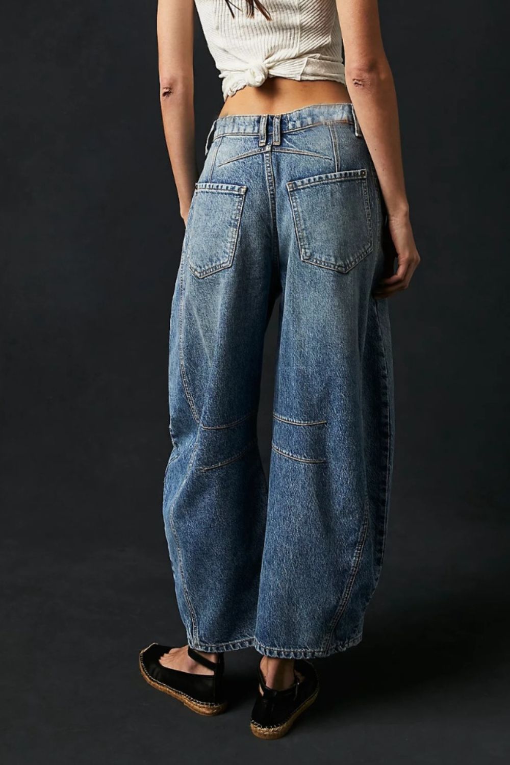 Chic High-Waisted Wide Leg Jeans with Convenient Pockets