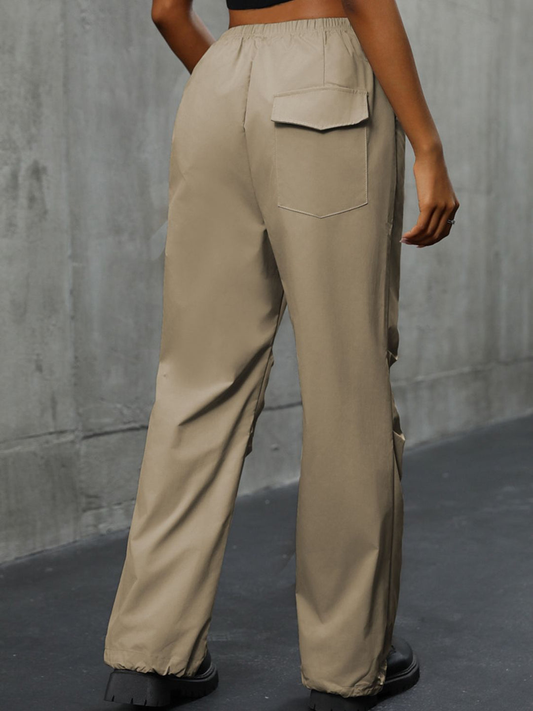 Chic Comfort Trousers with Functional Pockets