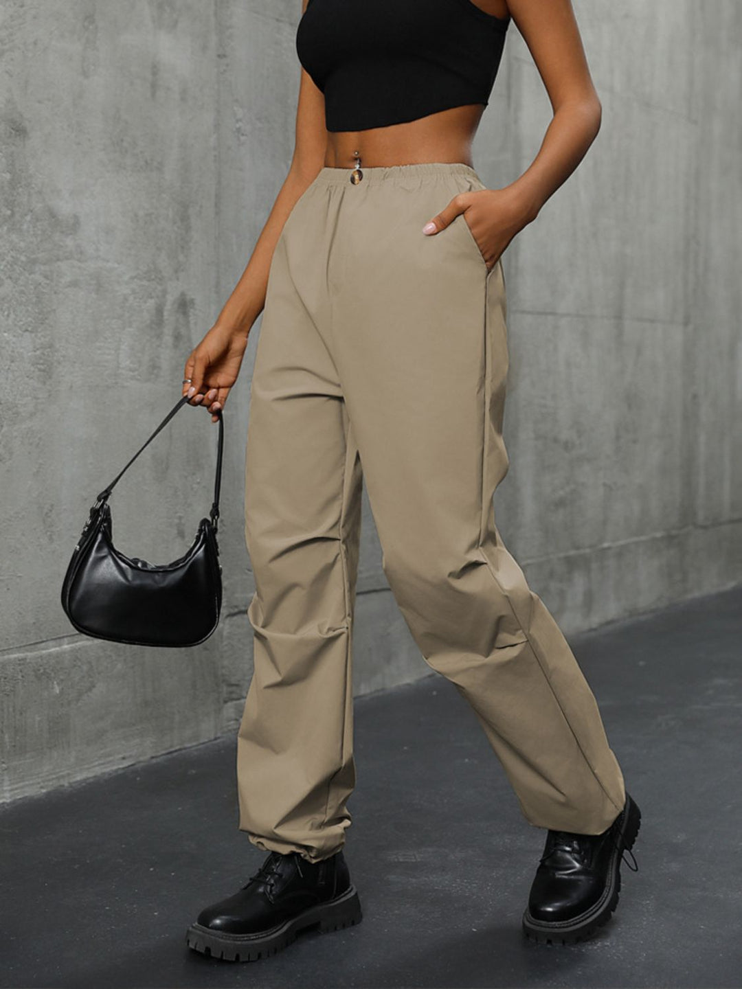 Chic Comfort Trousers with Functional Pockets