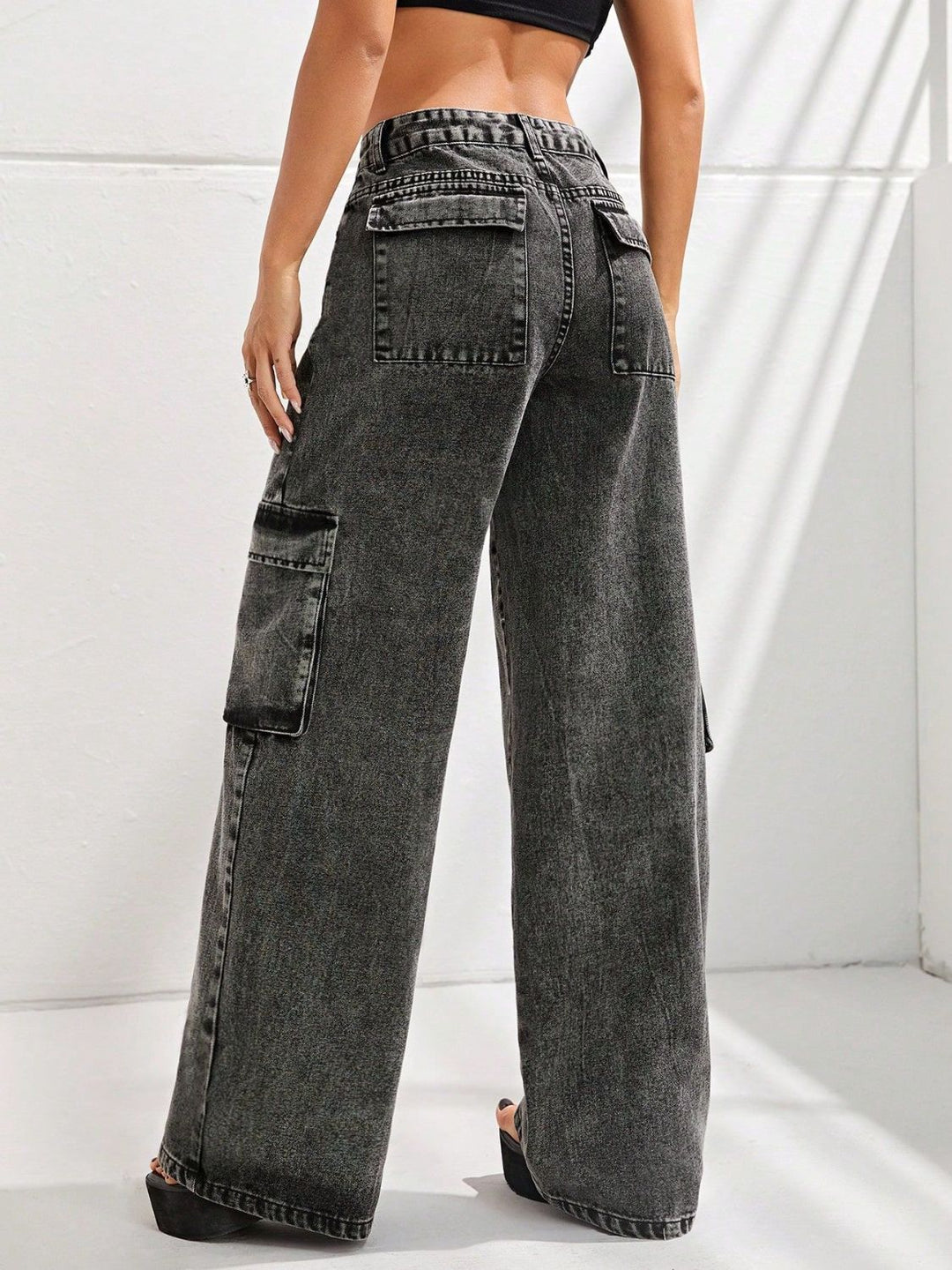 Chic Wide Leg Denim Trousers with Convenient Pockets