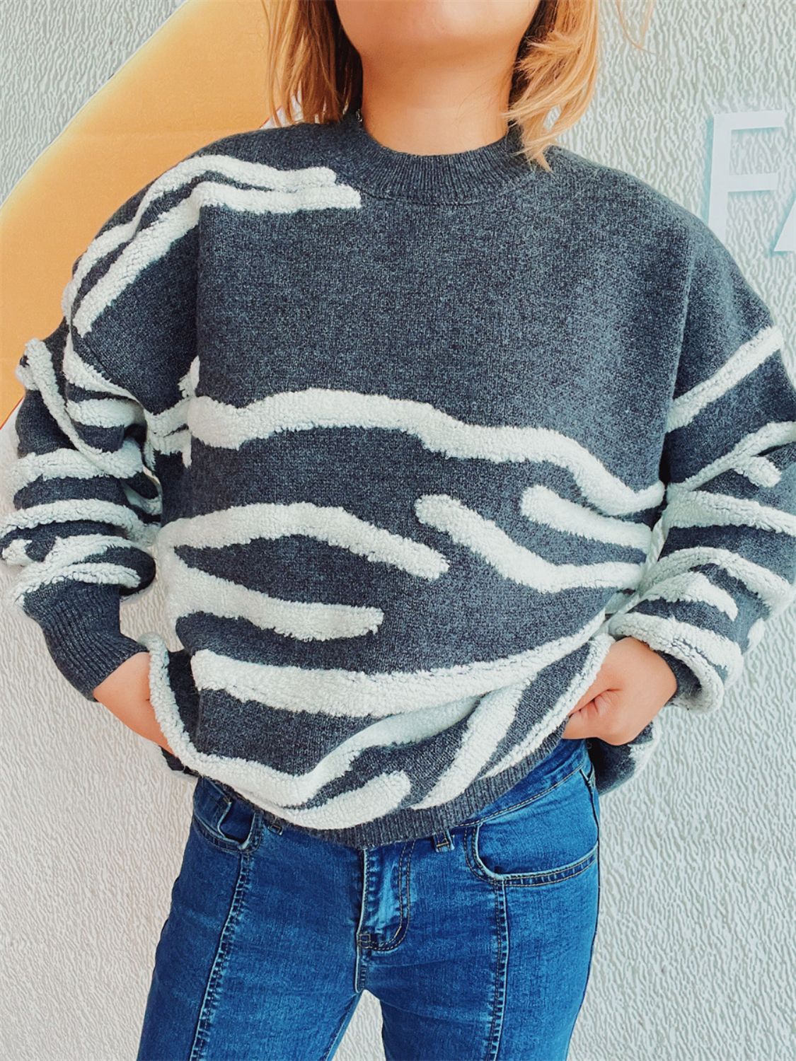 Chic Contrast Long Sleeve Knit Sweater for Stylish Comfort
