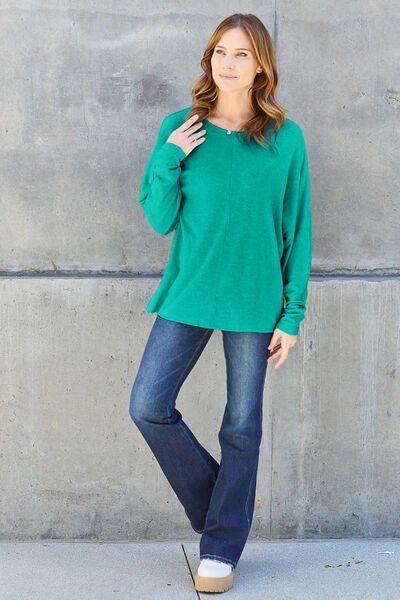 Essential Long Sleeve Round Neck Tee for Any Occasion