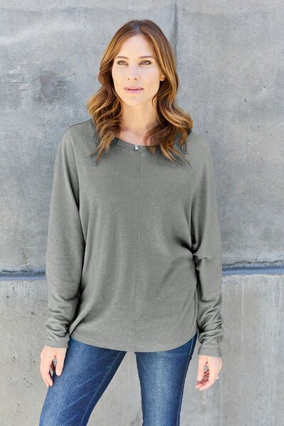 Essential Long Sleeve Round Neck Tee for Any Occasion