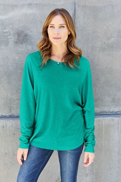 Essential Long Sleeve Round Neck Tee for Any Occasion