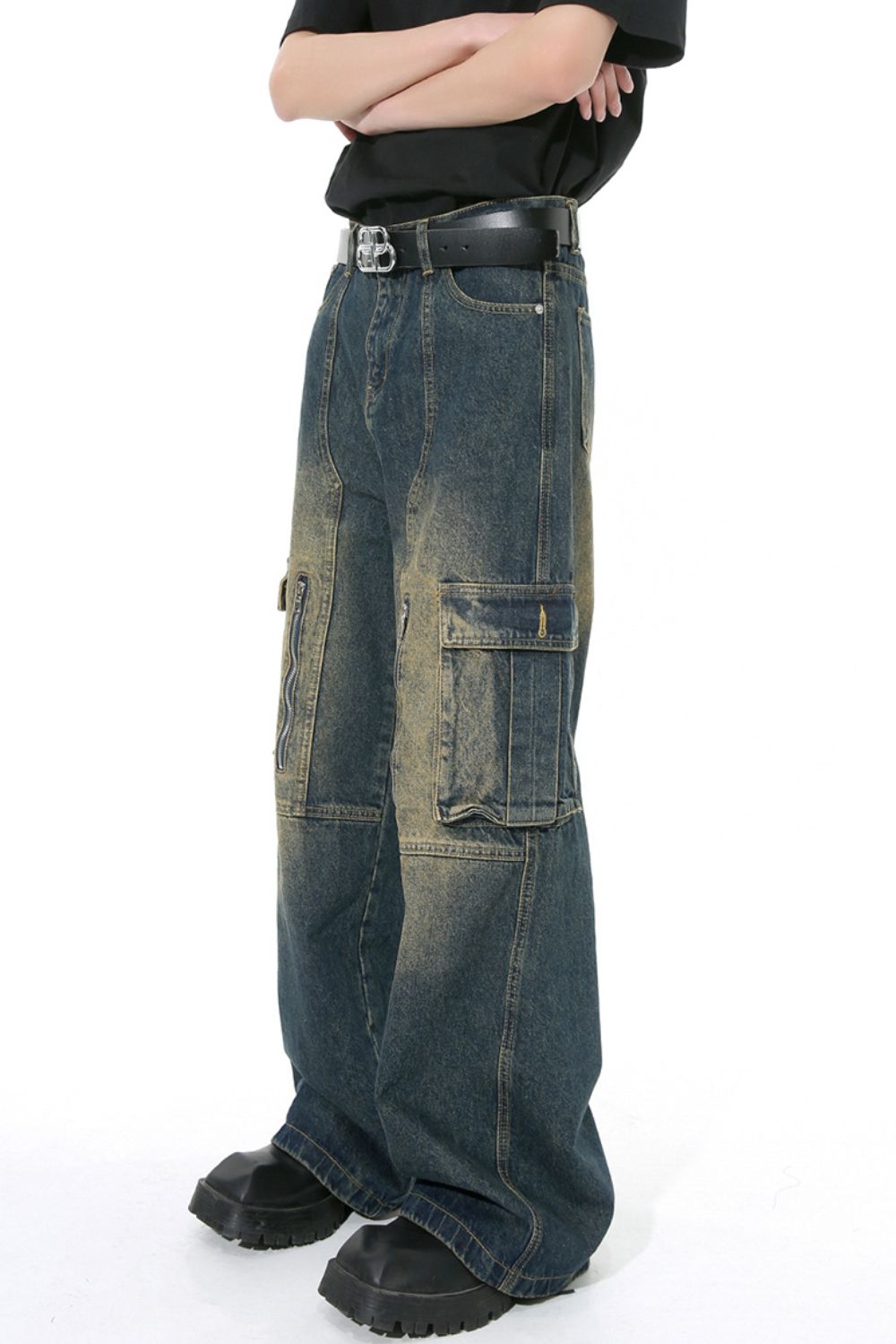 Mid Rise Jeans with Cargo Pockets for Stylish Comfort