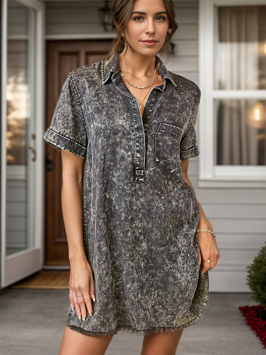 Trendy Denim Dress with Collared Neckline and Pockets