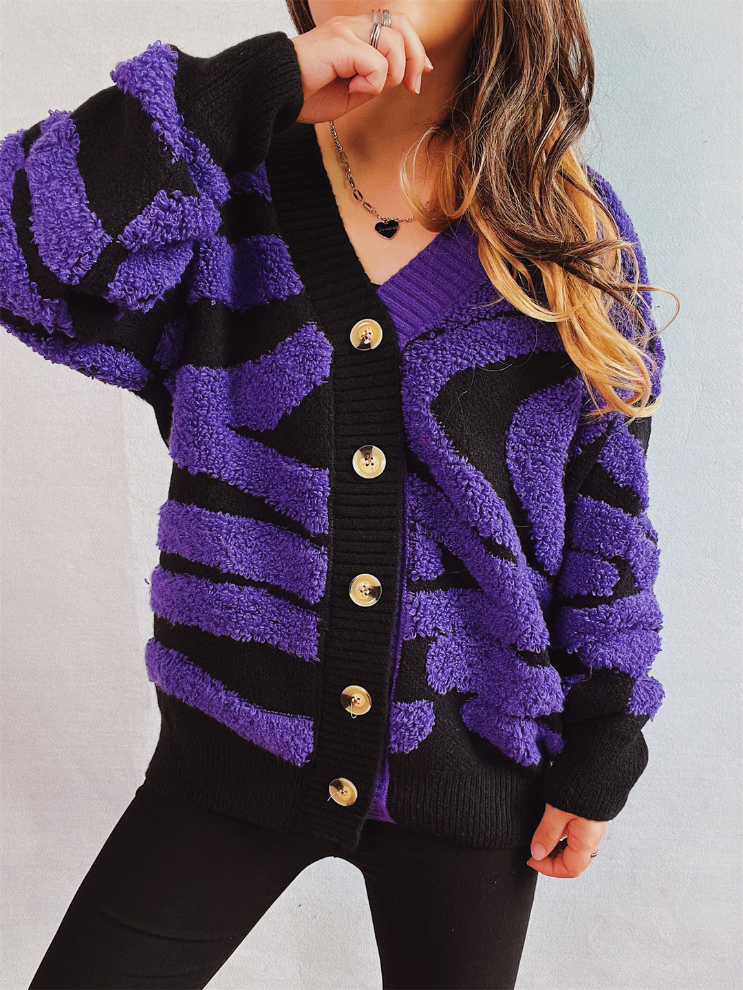 Chic Two-Tone Long Sleeve Cardigan with Buttons