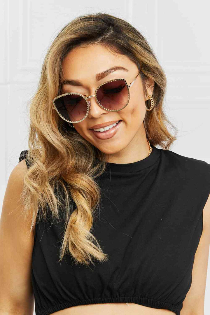 Stylish Full Rim Metal Sunglasses with UV Protection