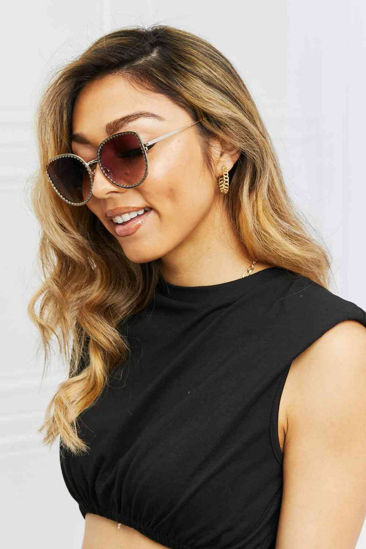 Stylish Full Rim Metal Sunglasses with UV Protection