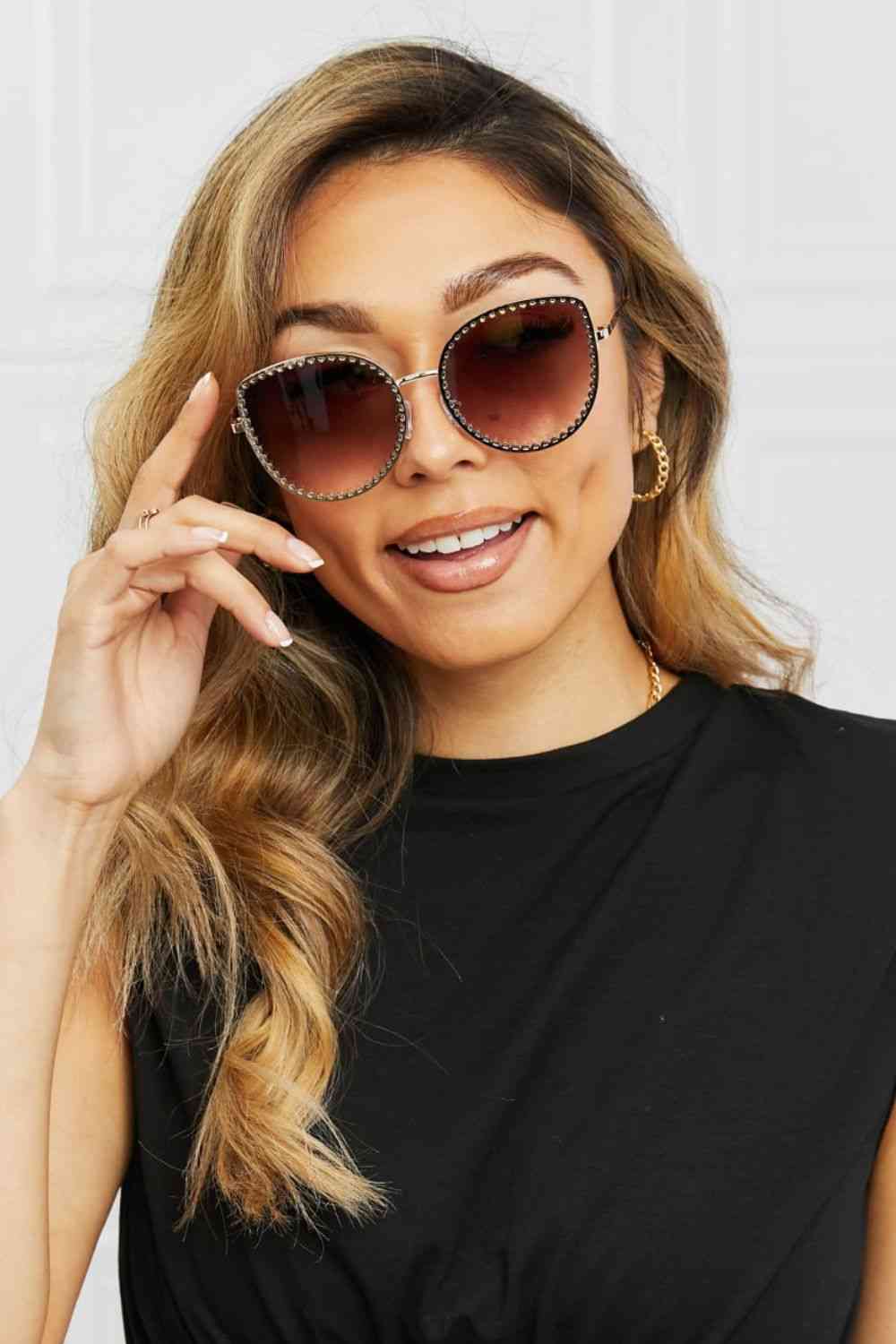 Stylish Full Rim Metal Sunglasses with UV Protection