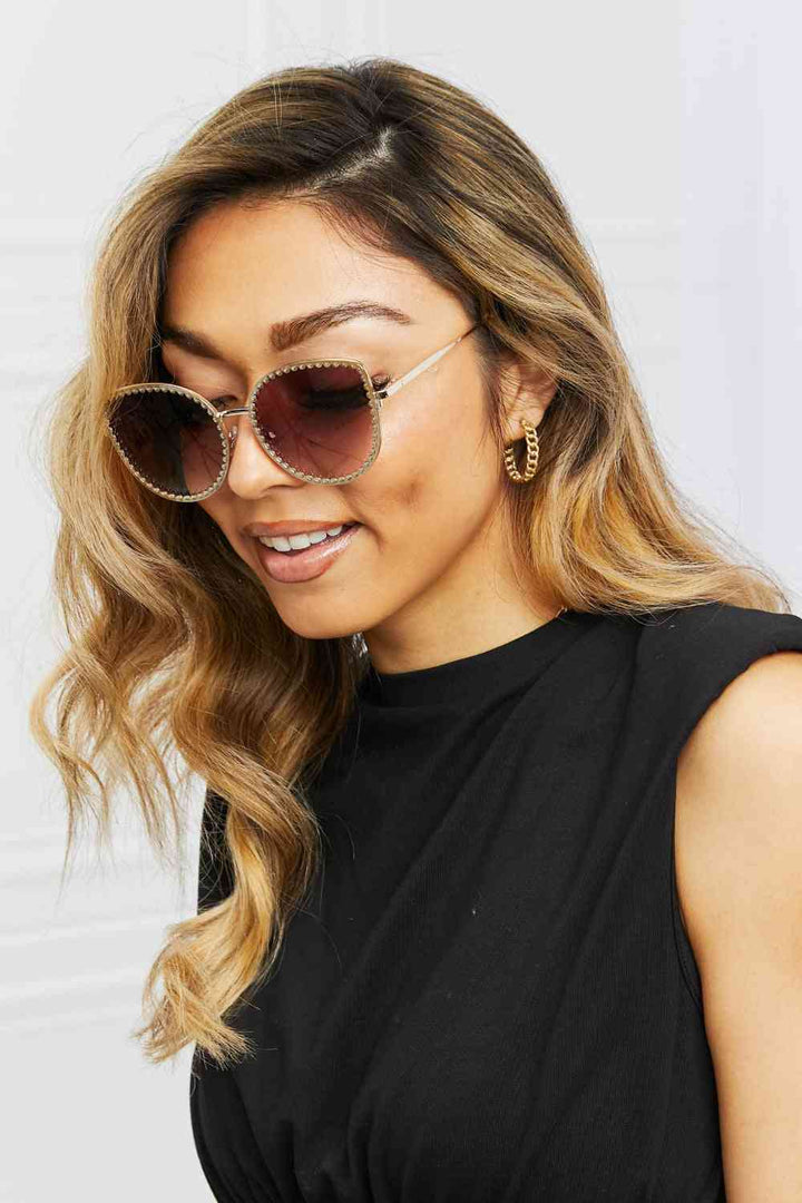 Stylish Full Rim Metal Sunglasses with UV Protection