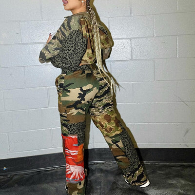 High-Waisted Women's Green Camo Cargo Pants with Pockets