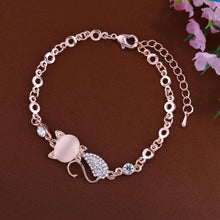 iMucci Lovely Cat Pendant Bangle for Cat Lovers Whimsical Charm Jewelry Accessory