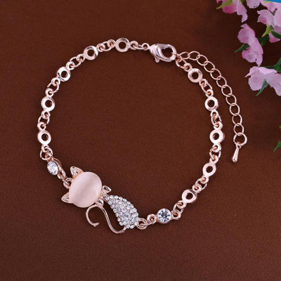 iMucci Lovely Cat Pendant Bangle for Cat Lovers Whimsical Charm Jewelry Accessory