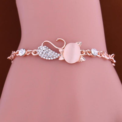 iMucci Lovely Cat Pendant Bangle for Cat Lovers Whimsical Charm Jewelry Accessory