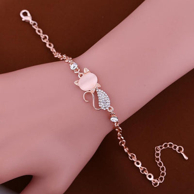 iMucci Lovely Cat Pendant Bangle for Cat Lovers Whimsical Charm Jewelry Accessory