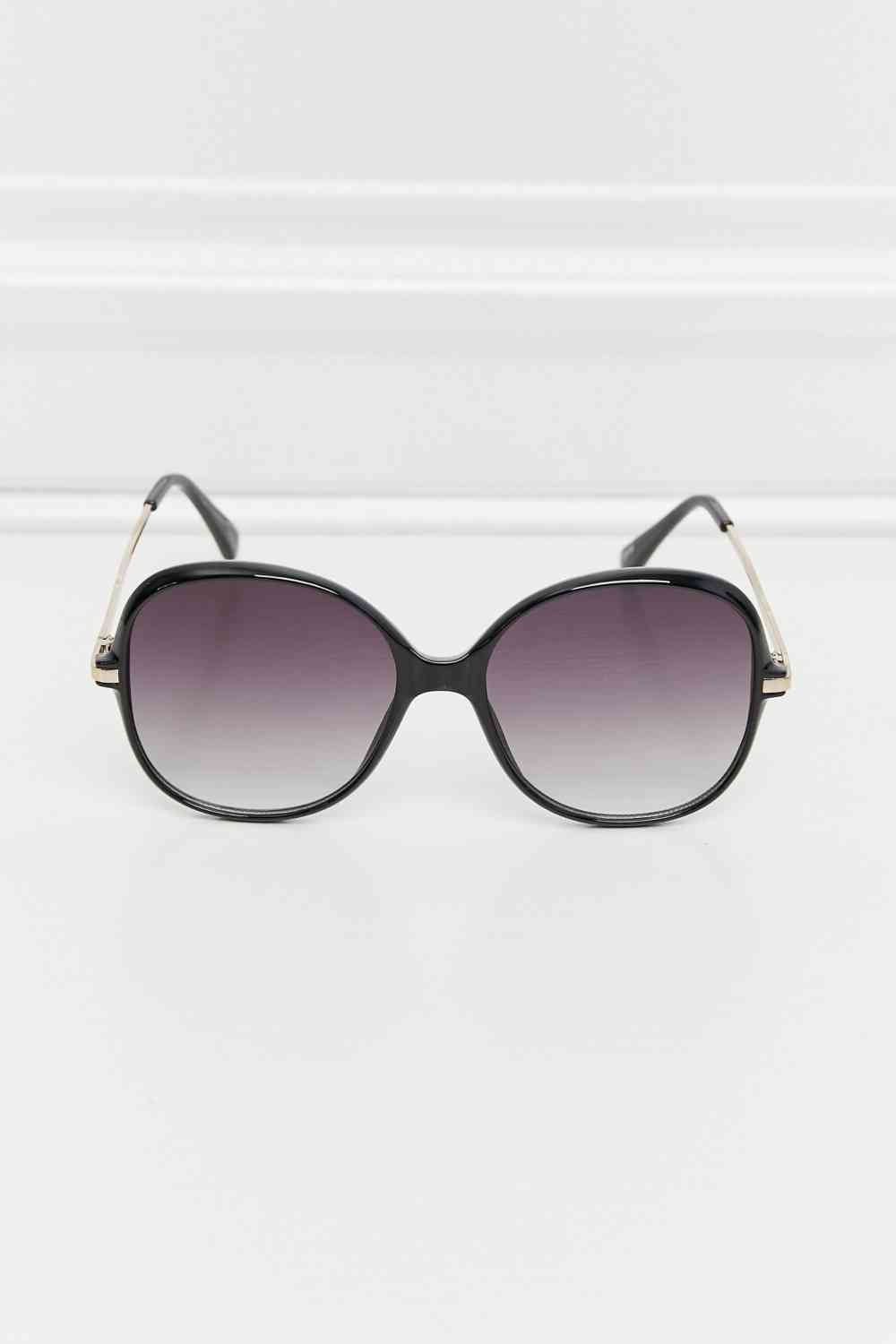 Chic Hybrid Full Rim Sunglasses for Ultimate UV Protection