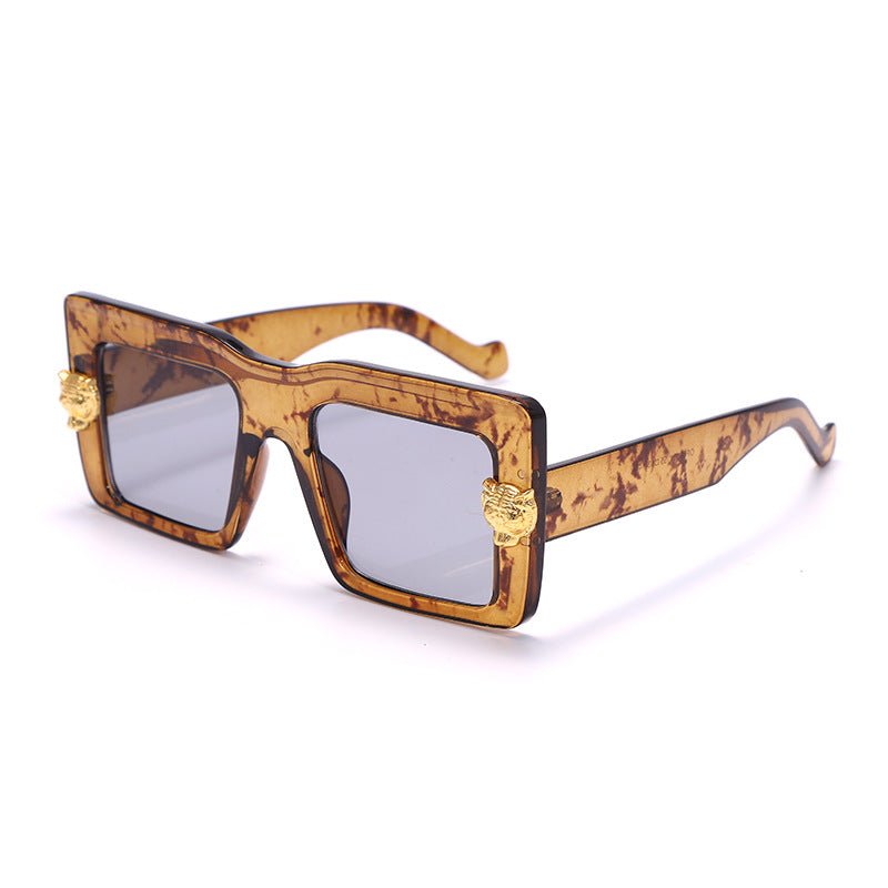 Chic Retro Diamond-Accented Wide Flat Top Sunglasses with Leopard Head Detail