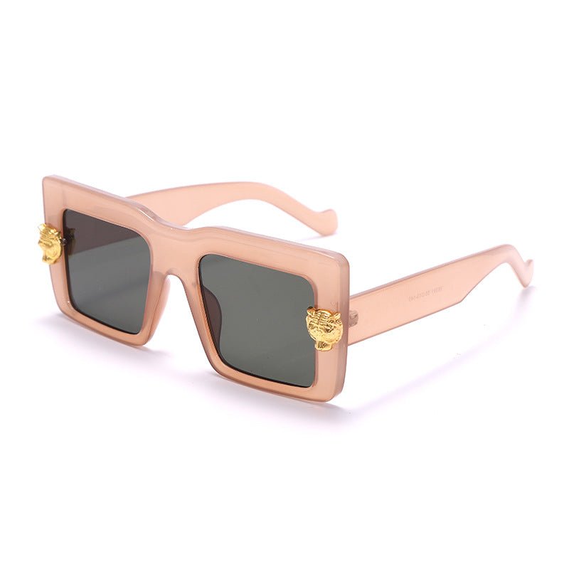 Chic Retro Diamond-Accented Wide Flat Top Sunglasses with Leopard Head Detail