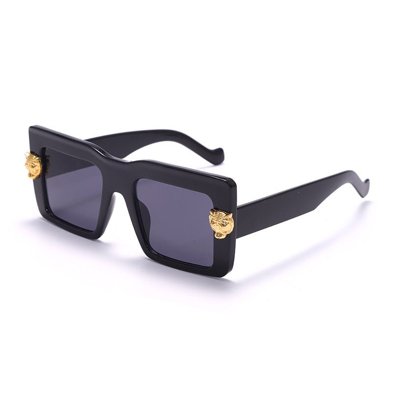 Chic Retro Diamond-Accented Wide Flat Top Sunglasses with Leopard Head Detail