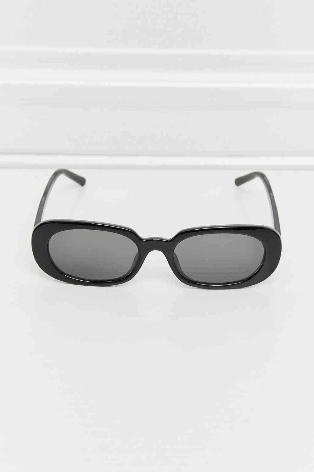 Chic Oval Full Frame Sunglasses