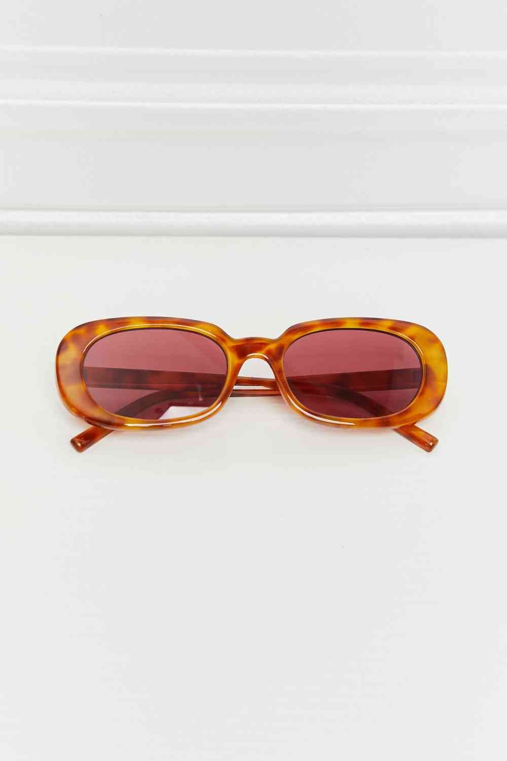 Chic Oval Full Frame Sunglasses