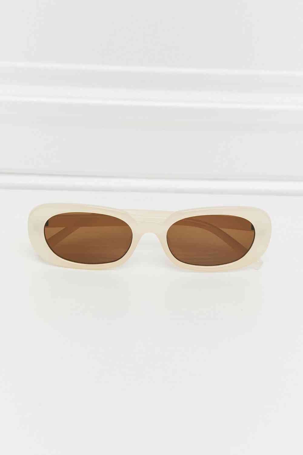 Chic Oval Full Frame Sunglasses