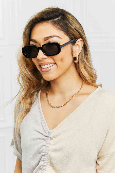Chic Oval Full Frame Sunglasses