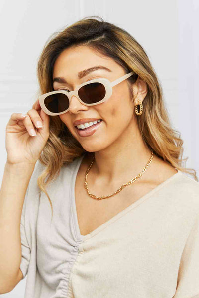 Chic Oval Full Frame Sunglasses