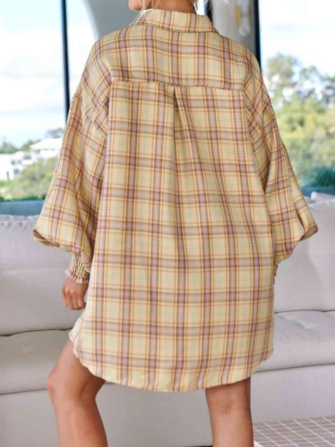 Stylish Checkered Lantern Sleeve Top