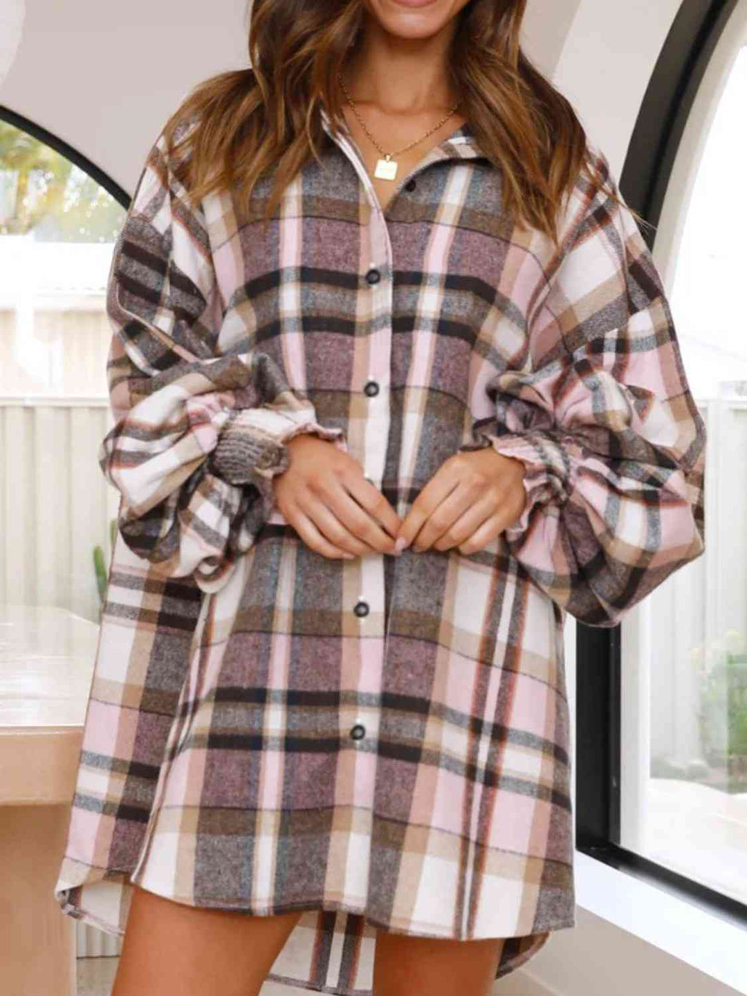 Stylish Checkered Lantern Sleeve Top