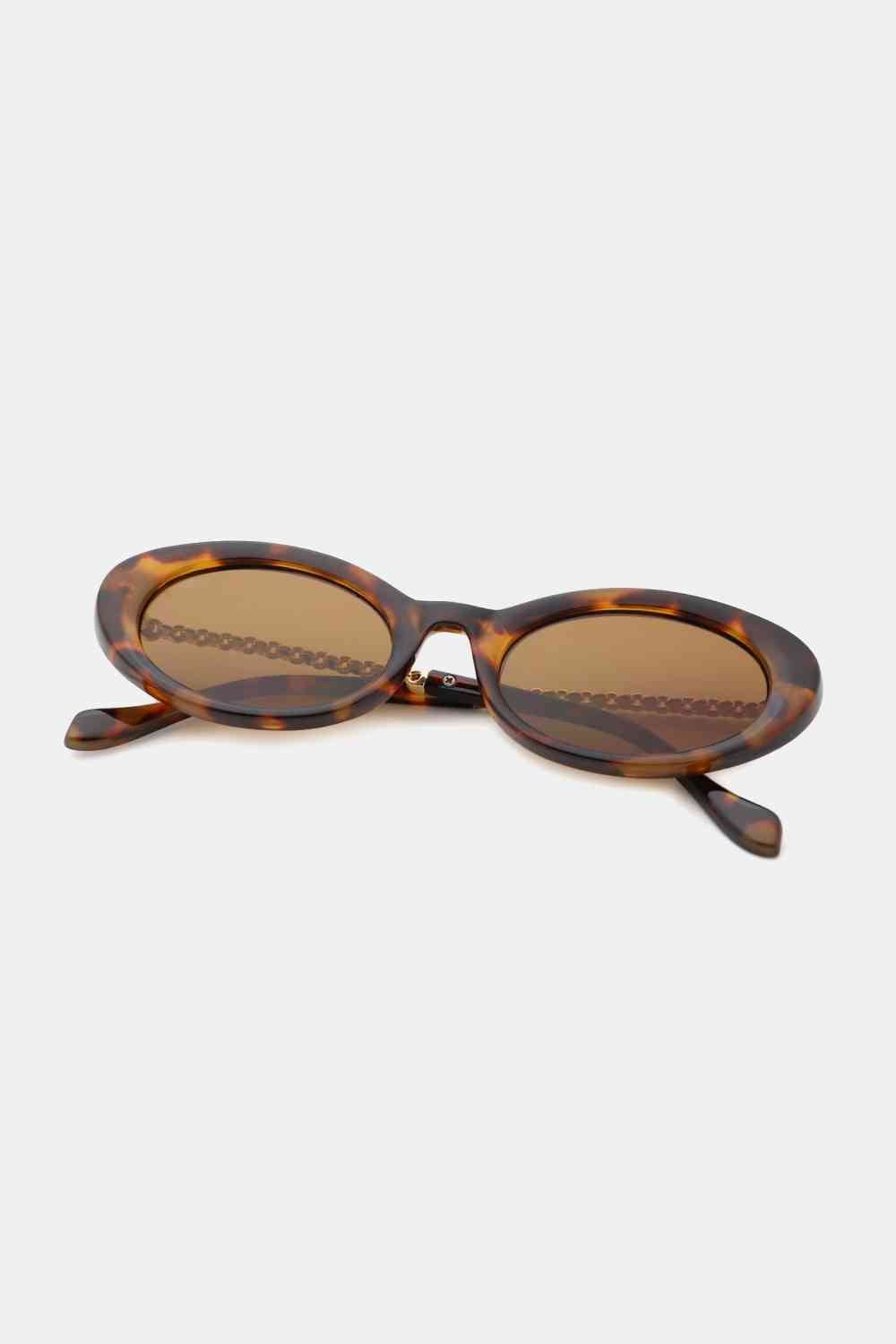 Chic Polycarbonate Cat-Eye Sunglasses with UV Protection