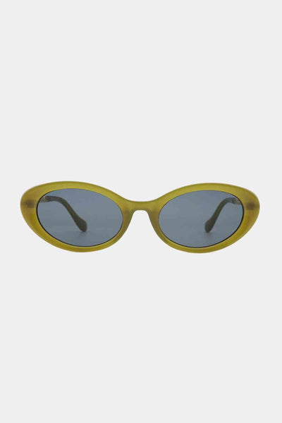 Chic Polycarbonate Cat-Eye Sunglasses with UV Protection