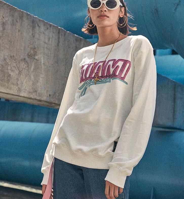 Men's Stylish Pink Lettered Hoodie Sweatshirt for Casual Wear