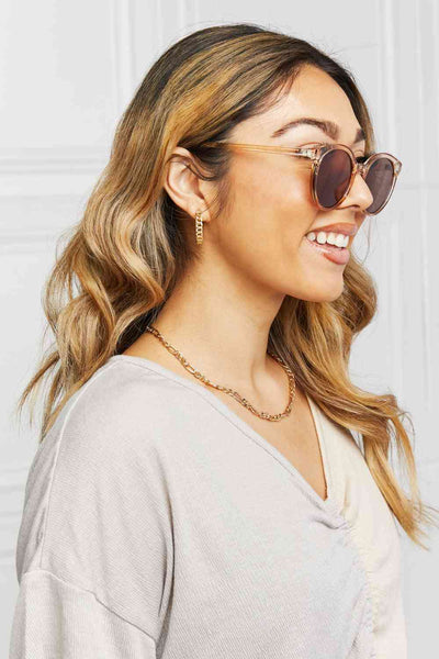 Stylish Round Polycarbonate Frame Sunglasses with UV Protection