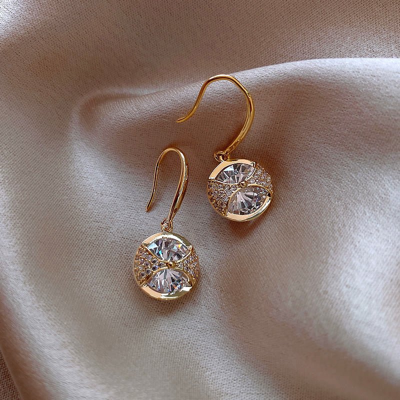 Round Large Diamond Earrings Simple Cool Female Temperament Earrings Fashion Personality Earrings