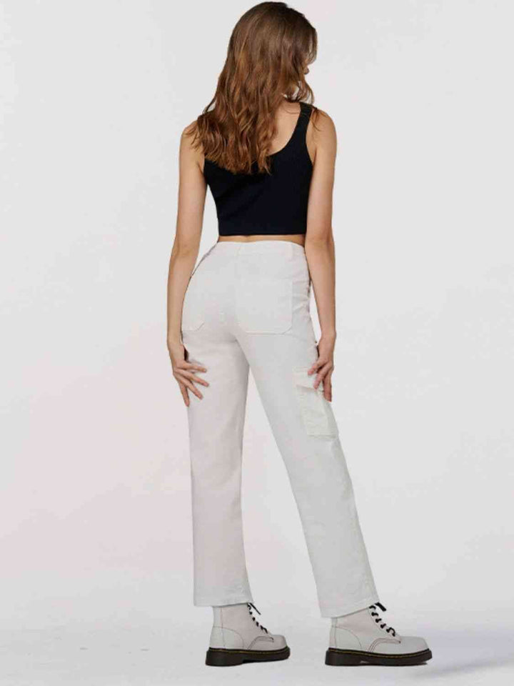 Timeless Straight Leg Jeans with Functional Pockets