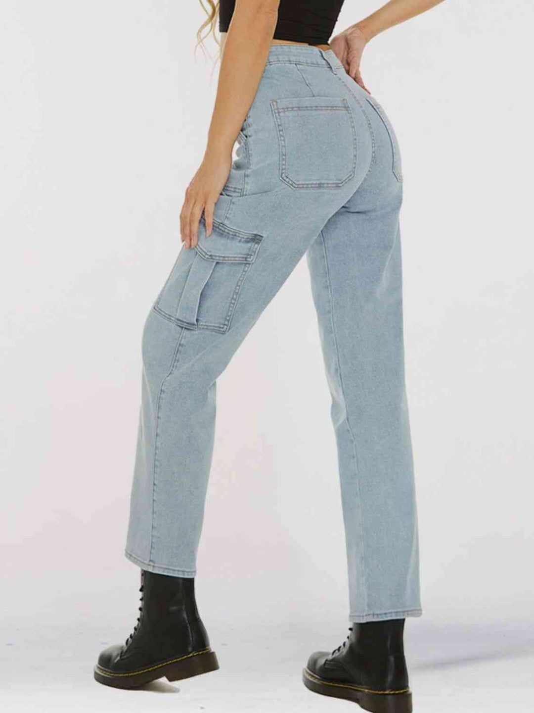 Timeless Straight Leg Denim Jeans with Practical Pockets