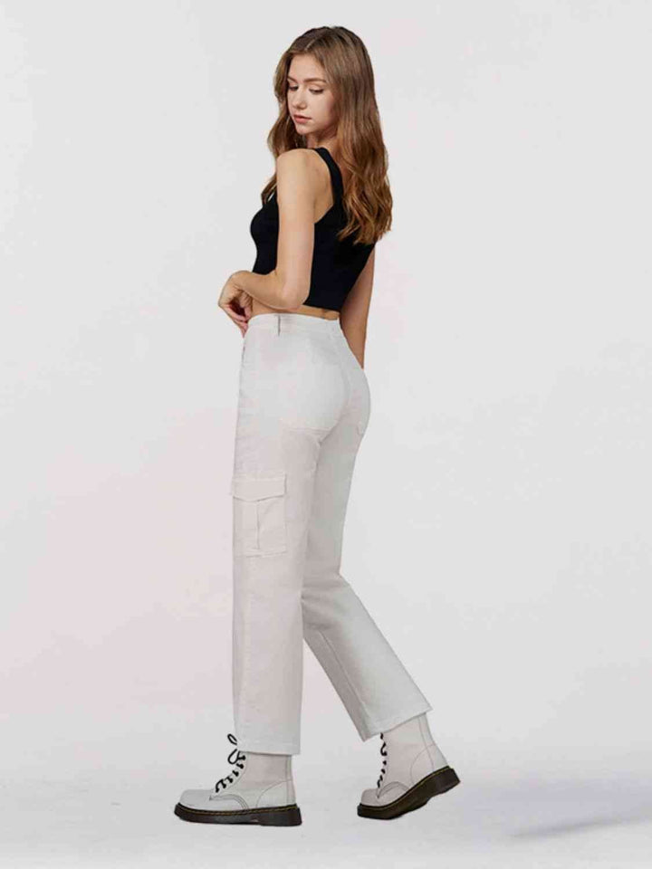 Timeless Straight Leg Jeans with Functional Pockets