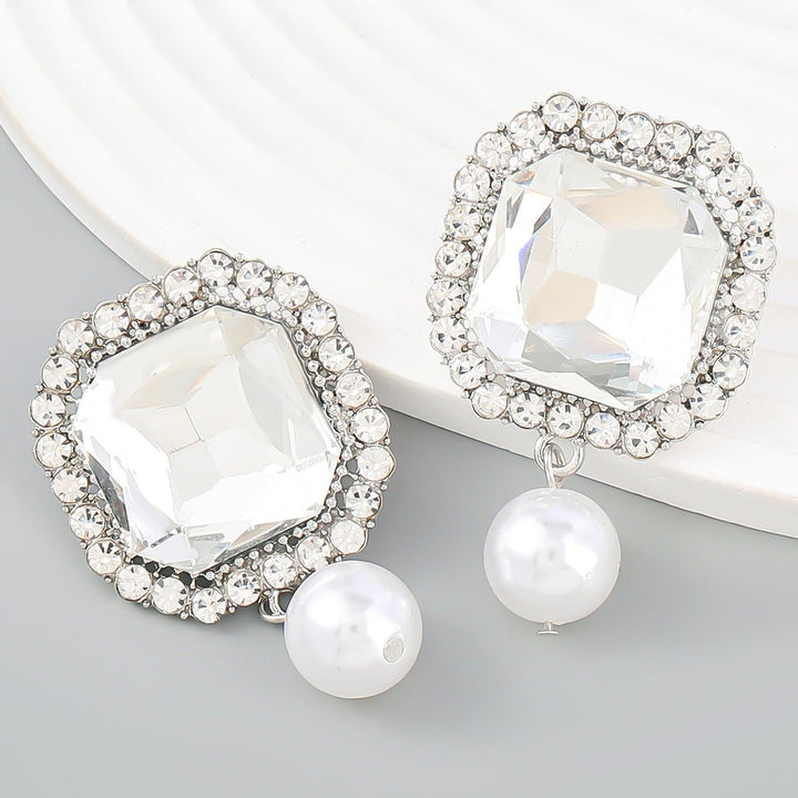 Super Flash Claw Chain Square Alloy Diamond Pearl Earrings for Women