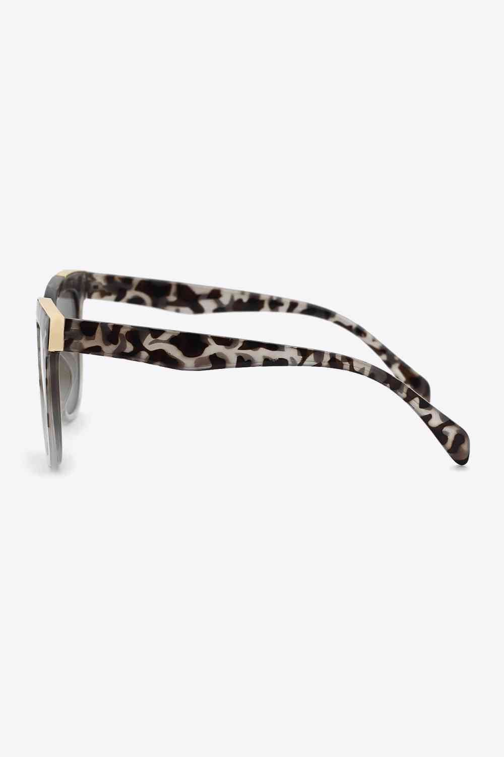 Chic Tortoiseshell Full Rim Sunglasses with Polycarbonate Frame