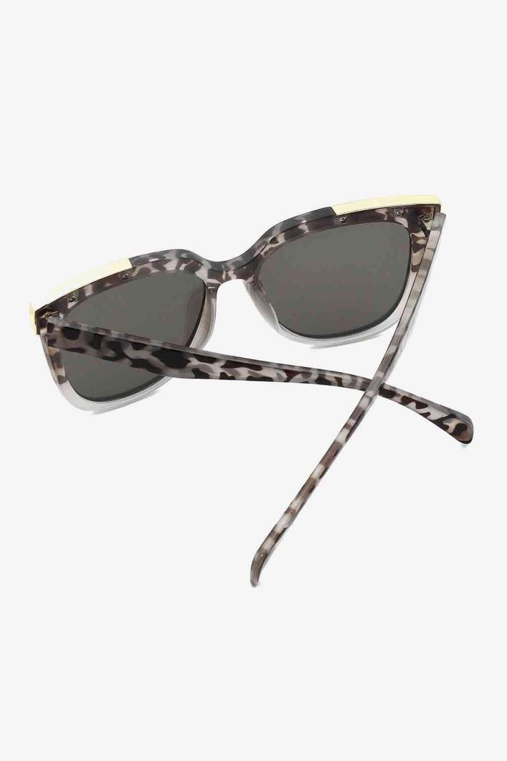 Chic Tortoiseshell Full Rim Sunglasses with Polycarbonate Frame