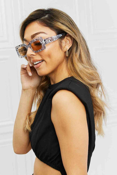 Chic Tortoiseshell Rectangle Sunglasses with UV Protection