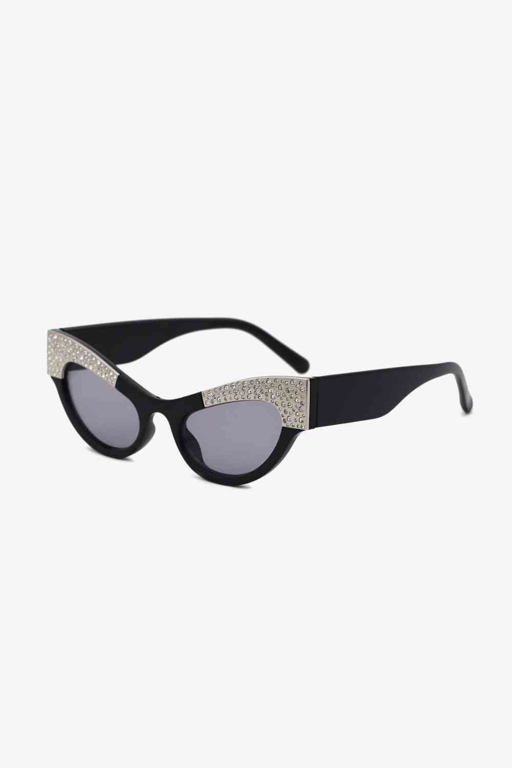 Glamorous Rhinestone Cat-Eye Sunglasses with UV400 Protection