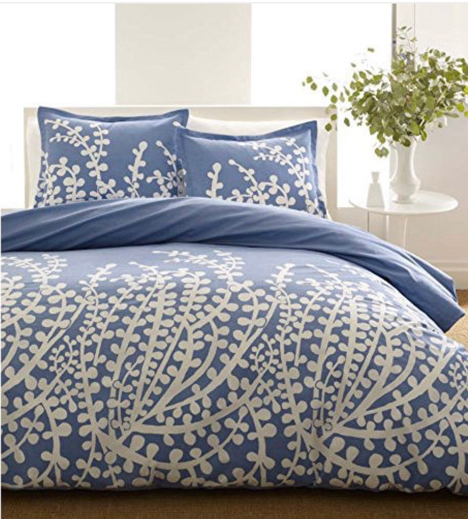 Twin size 100-percent Cotton Comforter Set with Blue White Floral Branch Pattern